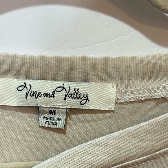 Vine and Valley Beige New York Burnout soft Brooklyn CherryT-Shirt M - Picture 4 of 4